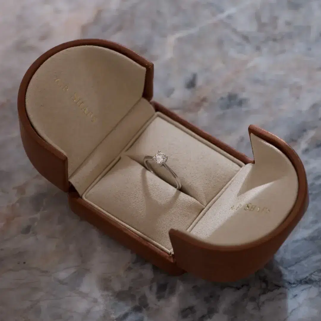 diamond solitaire ring, solitärring med diamant, förlovningsring med diamant