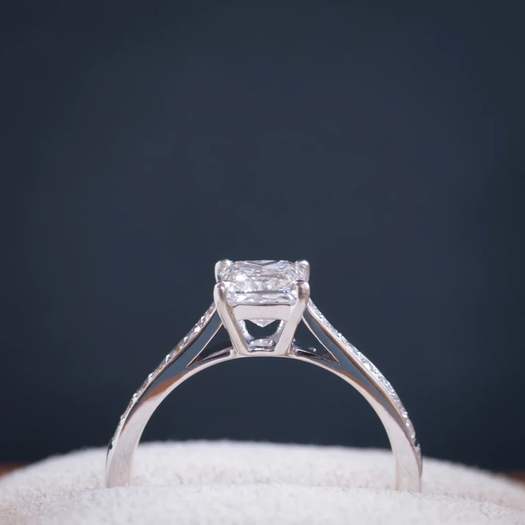 princess cut diamond ring,