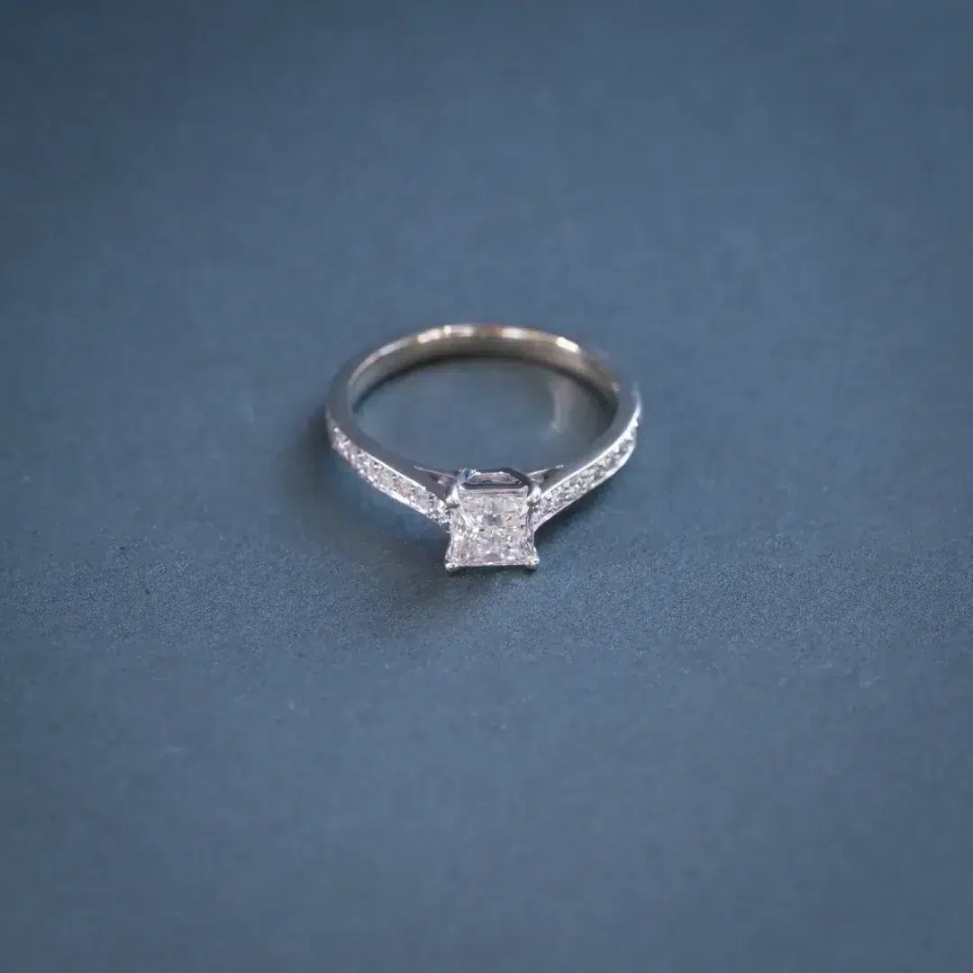 princess cut diamond ring