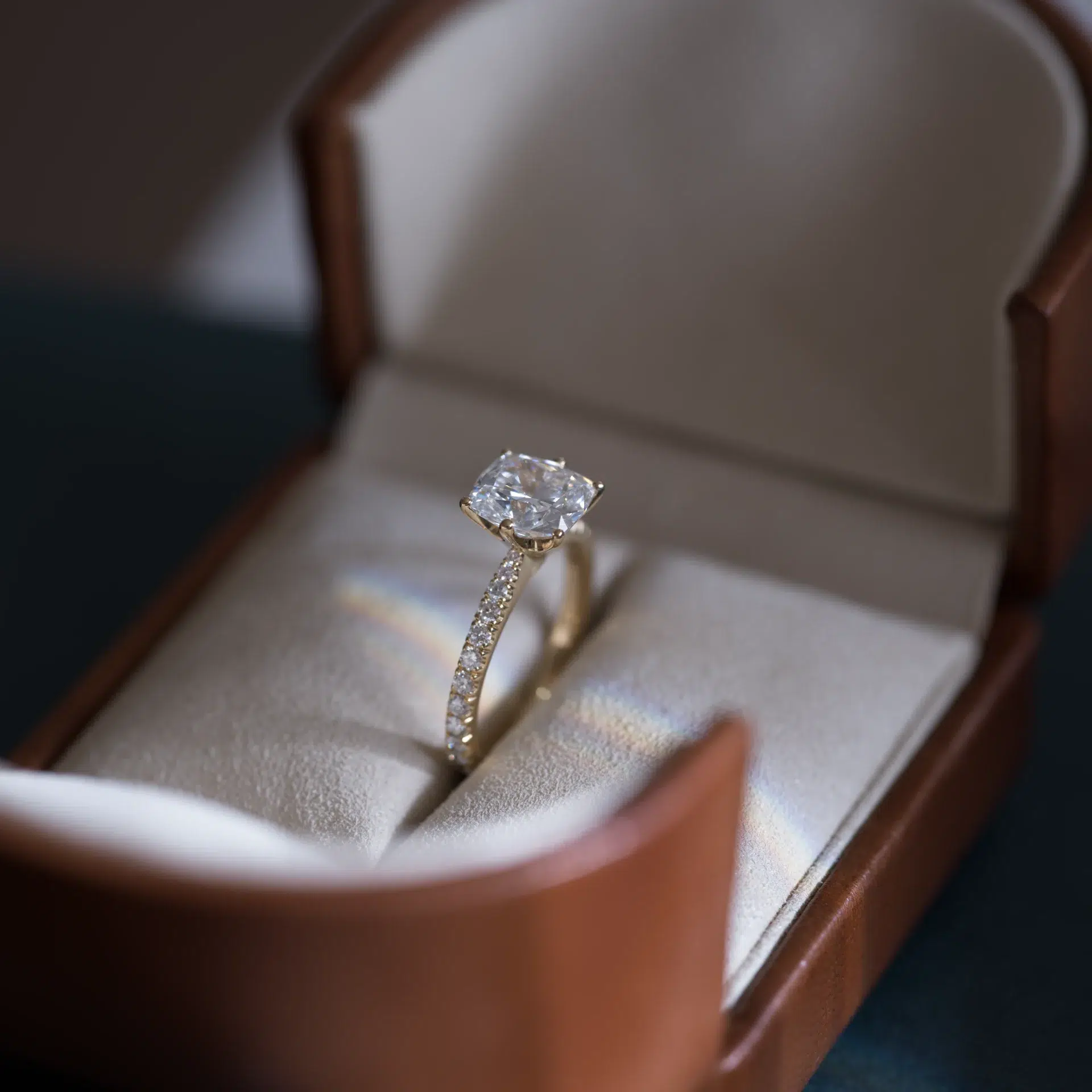 cushion cut, skräddarsydd förlovningsring